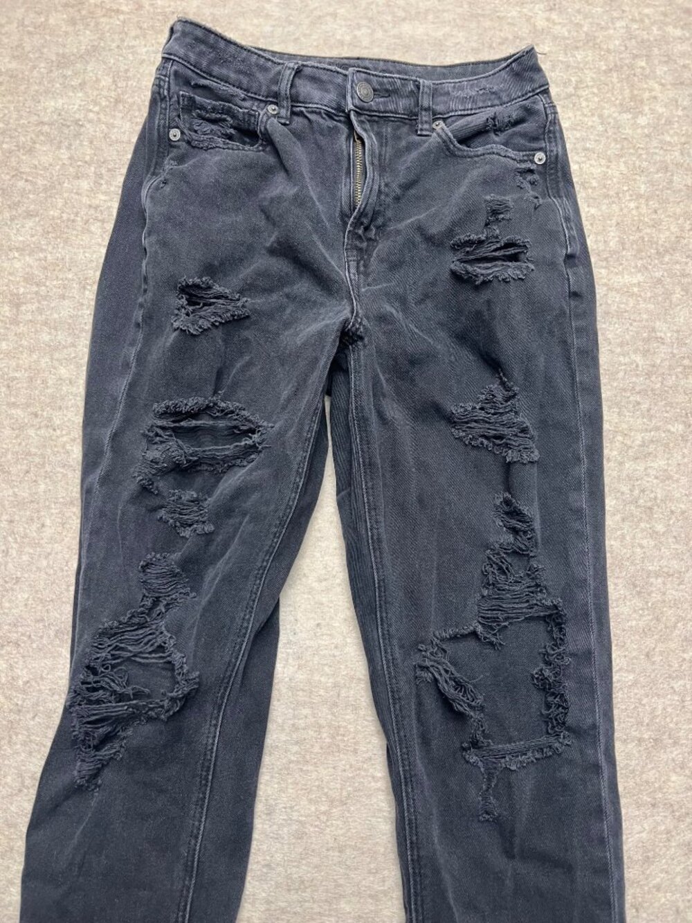 American Eagle High Rise Distressed Mom Jeans Stretch Baggy Ripped Black Denim 2 - Picture 2 of 10